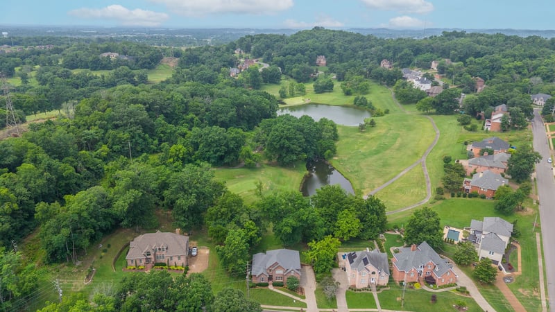 127 Country Hills Dr, Hendersonville, TN 37075