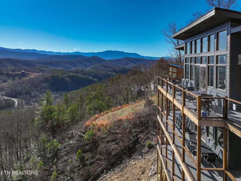 1015 Leslie Way, Sevierville, TN 37876