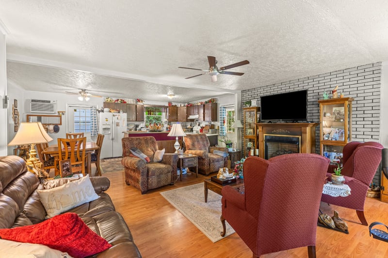 1611 Harpeth Xing, Ashland City, TN 37015
