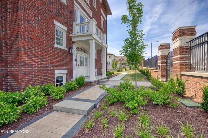 2724 E Magnolia Ave #402, Knoxville, TN 37914
