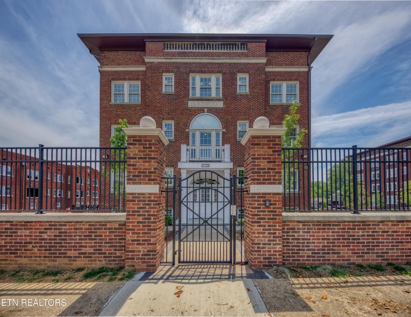 2730 E Magnolia Ave #303, Knoxville, TN 37914