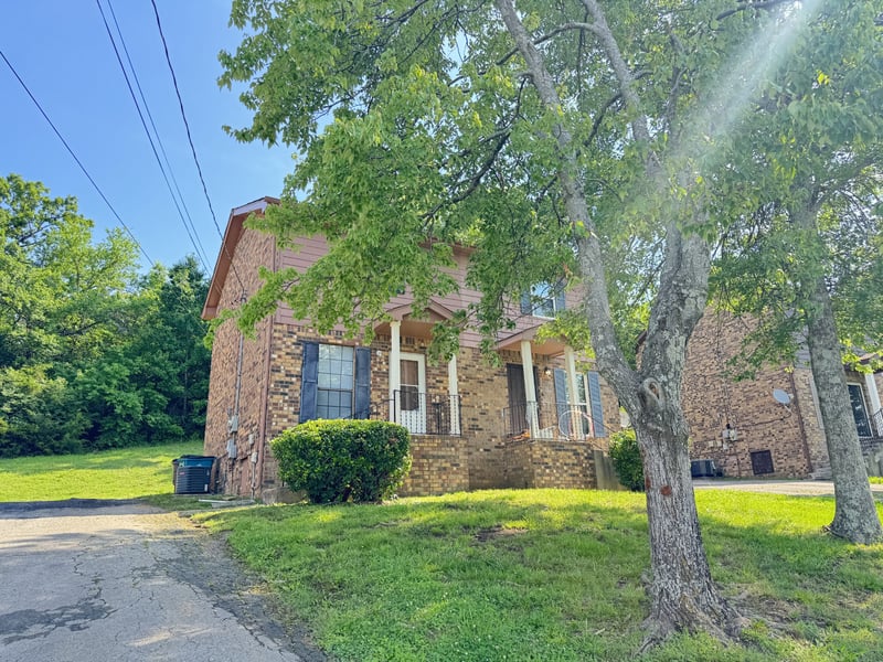 3010 Conviser Dr, Nashville, TN 37207