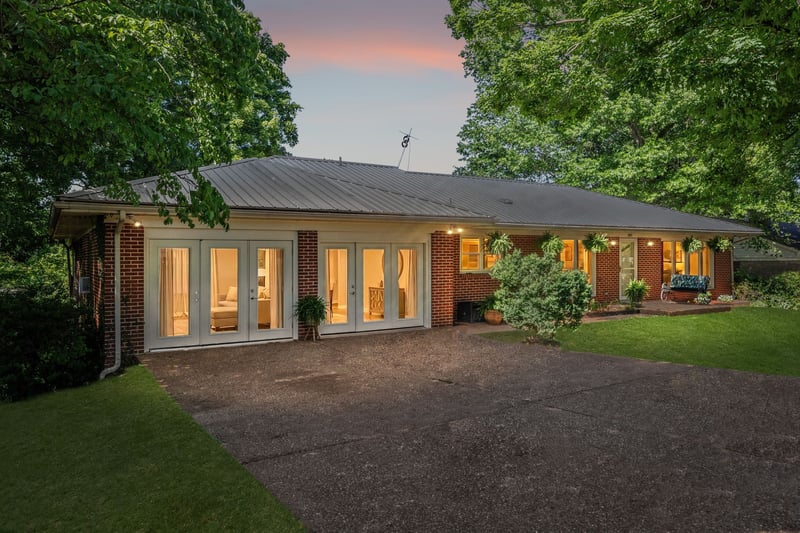 1082 Rolling Fields Cir, Columbia, TN 38401
