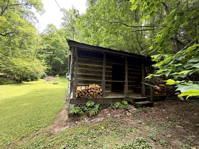2110 Duck Pond Ln, Sevierville, TN 37876