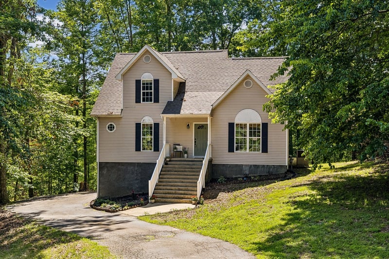 546 Lauren Park Dr, Burns, TN 37029
