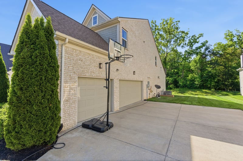 1089 River Oaks Blvd, Lebanon, TN 37090