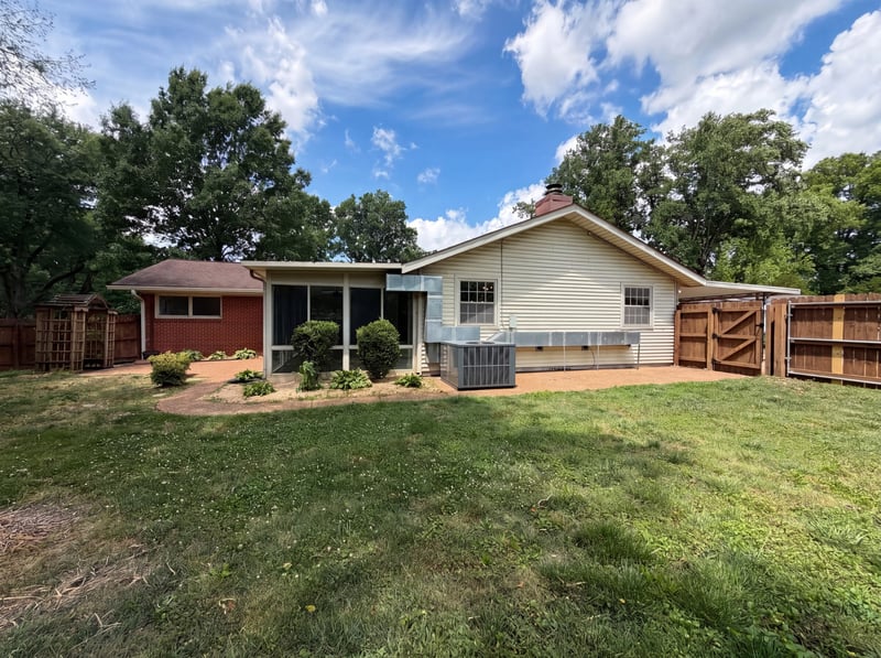 1119 Walton Dr, Murfreesboro, TN 37130