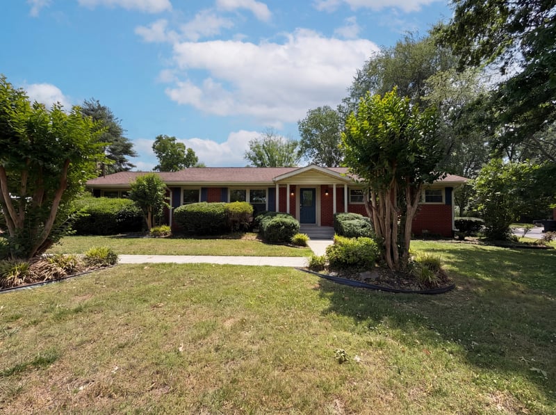 1119 Walton Dr, Murfreesboro, TN 37130