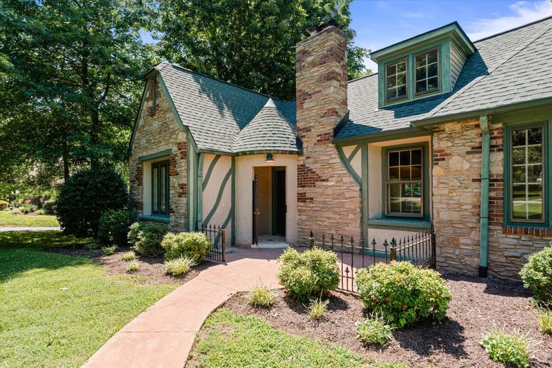 112 Spring Valley Rd, Nashville, TN 37214