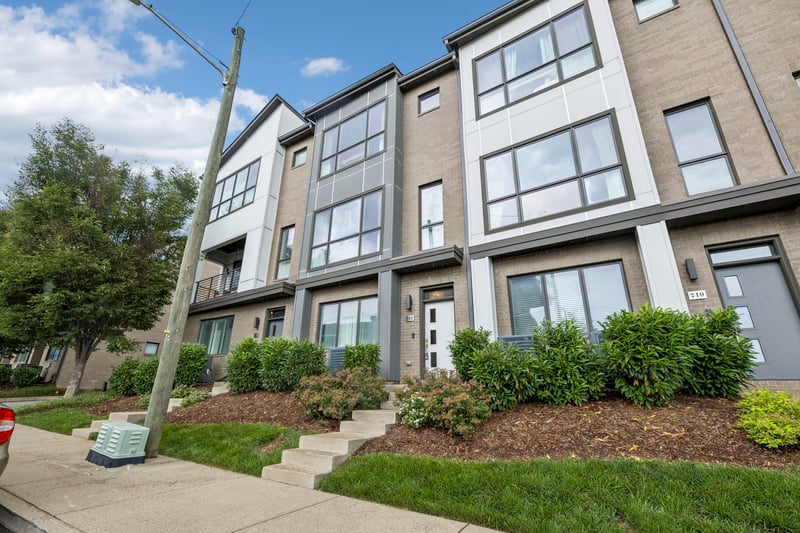 712 Melpark Dr, Nashville, TN 37204