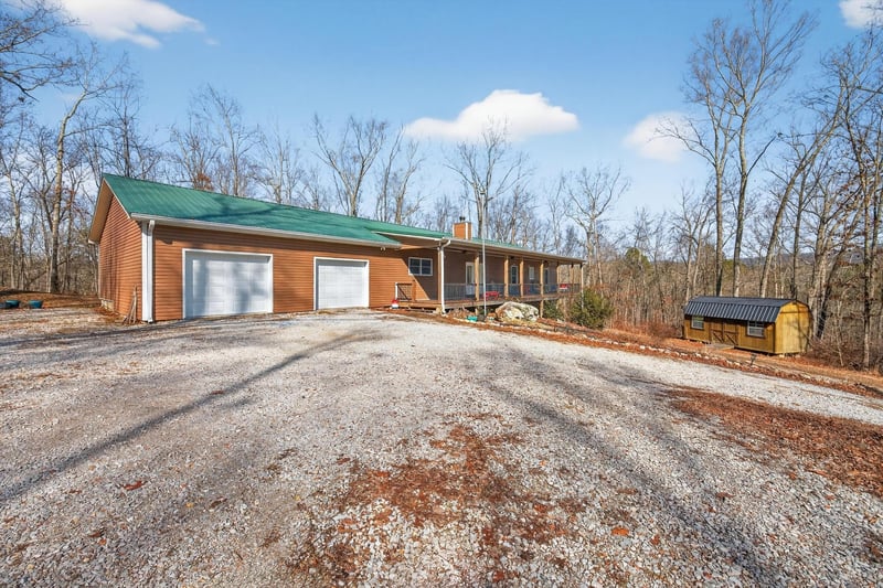 4085 Corinth Rd, La Fayette, GA 30728
