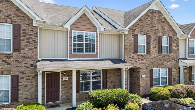 2009 Victory Gallop Ln, Murfreesboro, TN 37128