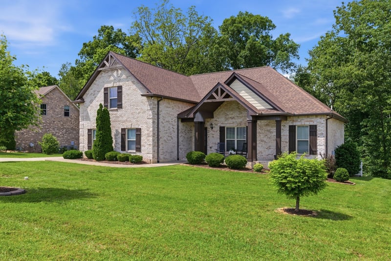 2065 Stratford Ln, Greenbrier, TN 37073
