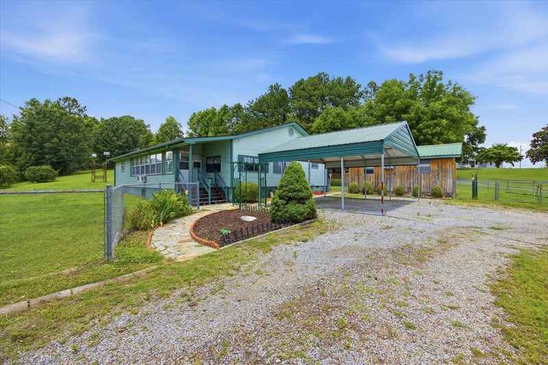 2588 Garretts Chapel Rd, Chickamauga, GA 30707