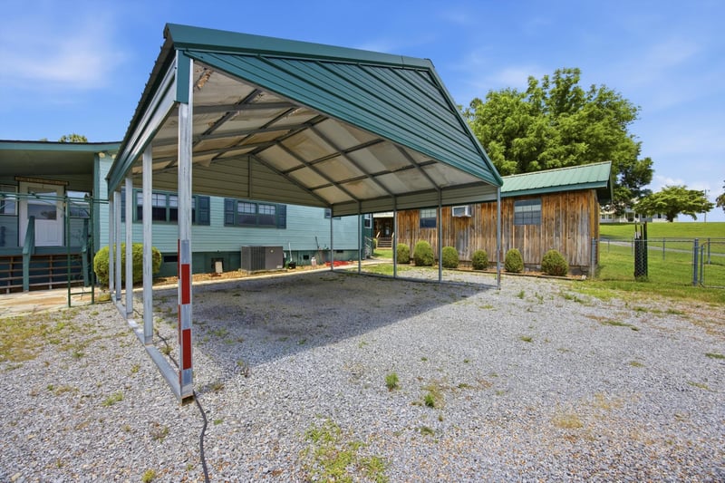 2588 Garretts Chapel Rd, Chickamauga, GA 30707