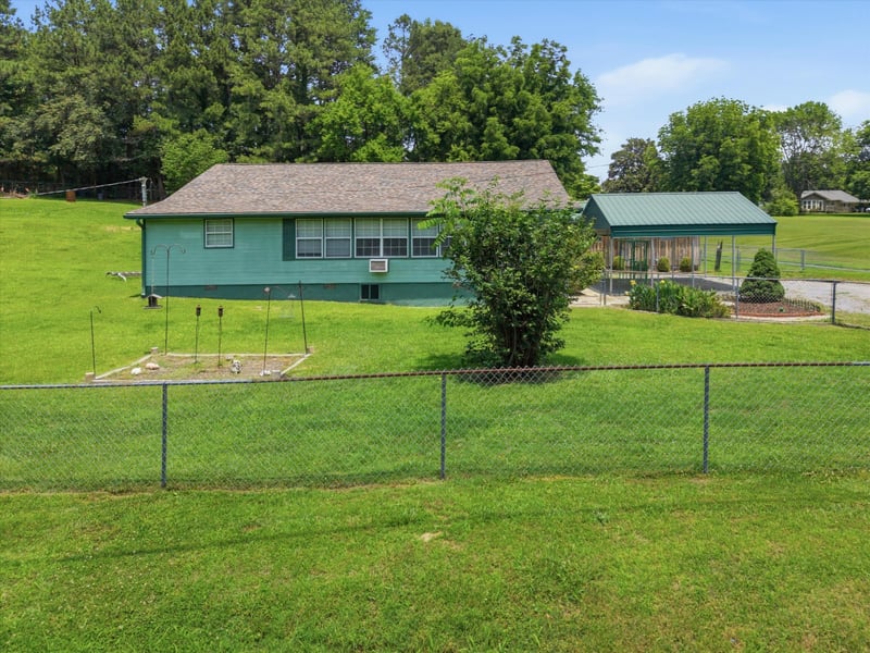 2588 Garretts Chapel Rd, Chickamauga, GA 30707