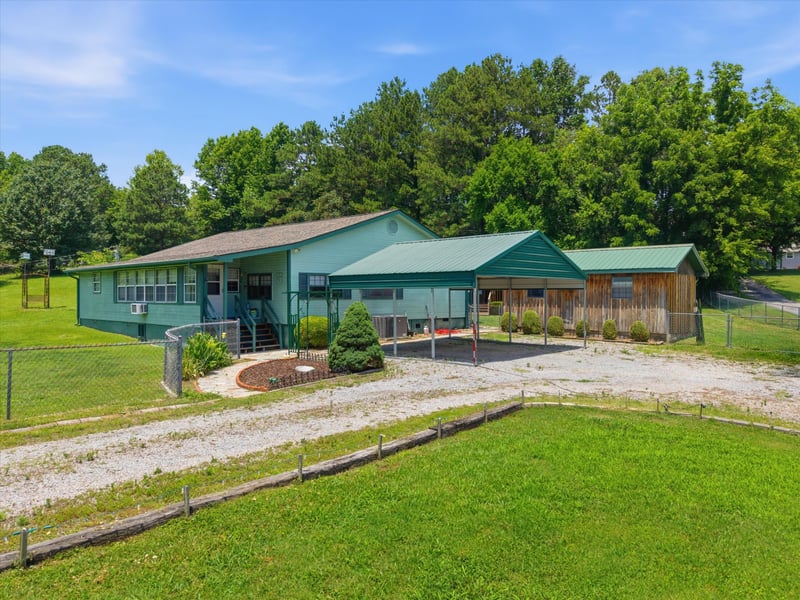 2588 Garretts Chapel Rd, Chickamauga, GA 30707