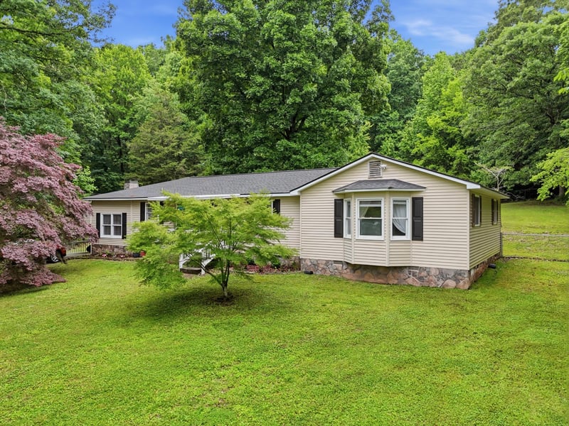 1873 Crow Valley Rd NW, Dalton, GA 30720