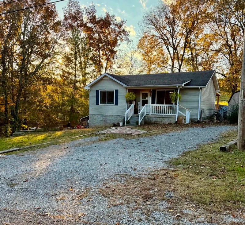 49 Roberts Ln, Lebanon, TN 37087