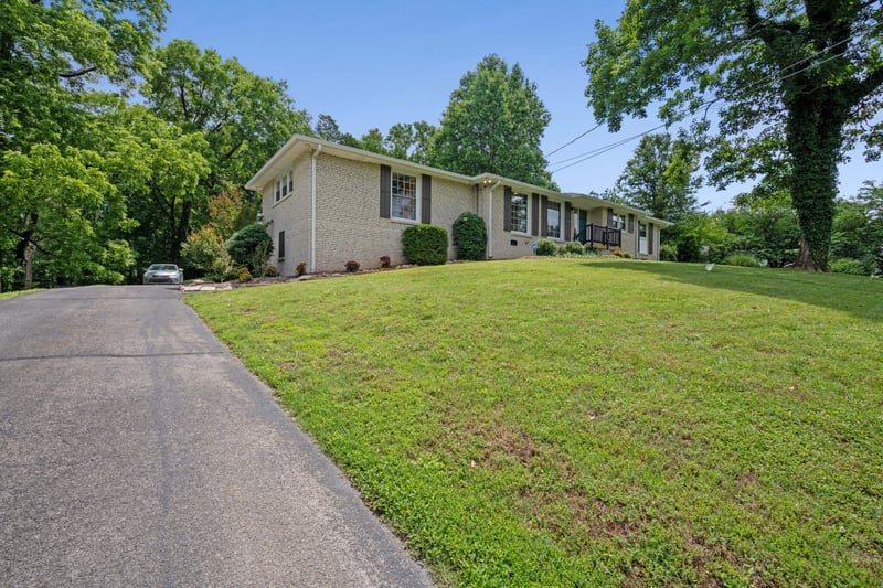 742 Currey Rd, Nashville, TN 37217