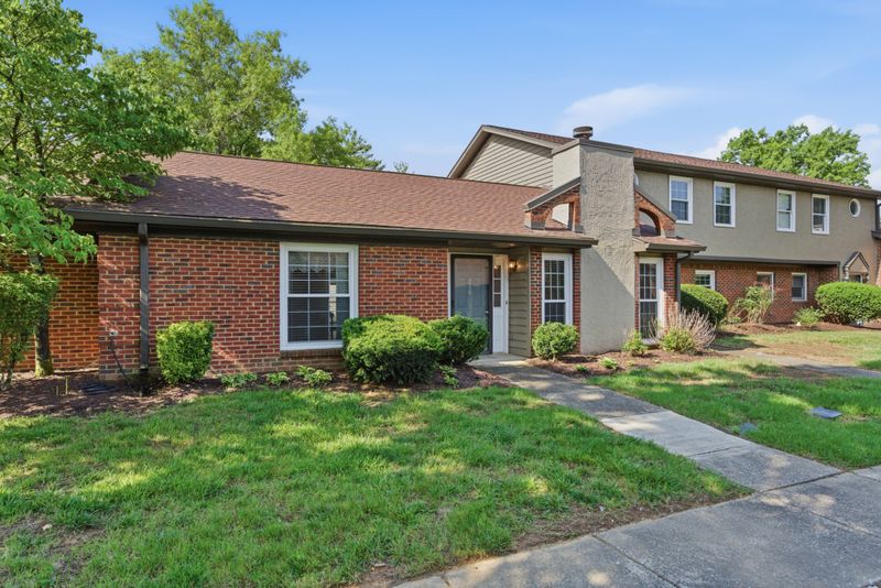 216 Highland Villa Cir, Nashville, TN 37211