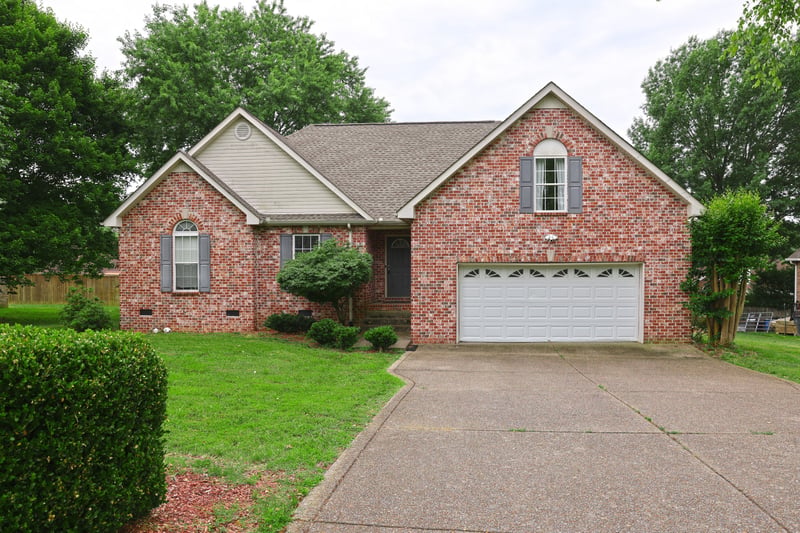 1118 Franklin Dr, Greenbrier, TN 37073
