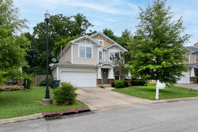 2006 Blossom Valley Ct, Mount Juliet, TN 37122