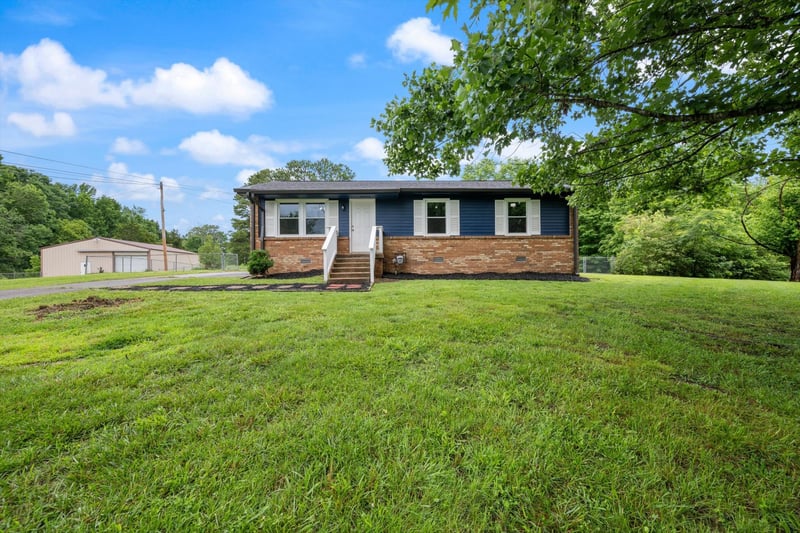 133 Lynn Ln, Charlotte, TN 37036