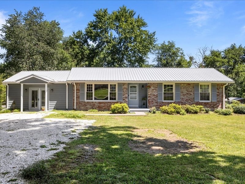 108 Sherry Ln, Dickson, TN 37055
