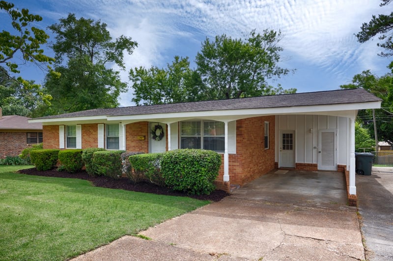 2017 Chambers Dr NE, Huntsville, AL 35811