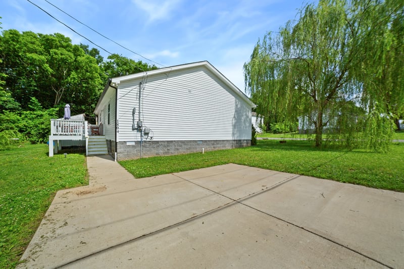 1804 Park St, Springfield, TN 37172