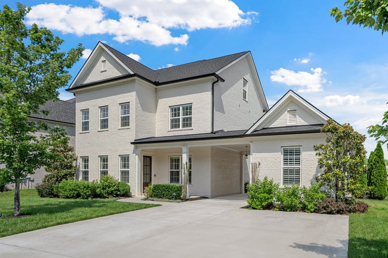7020 Vineyard Valley Dr, College Grove, TN 37046