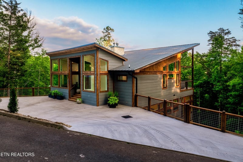 2234 Legend Dr, Sevierville, TN 37876