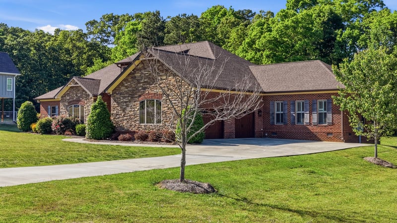 1010 Buckingham Way, Rocky Face, GA 30740