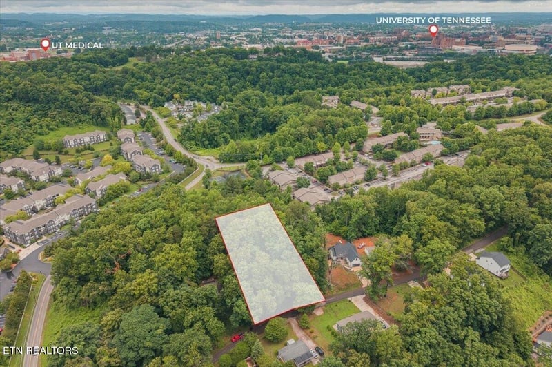 1215 Navy Dr, Knoxville, TN 37920