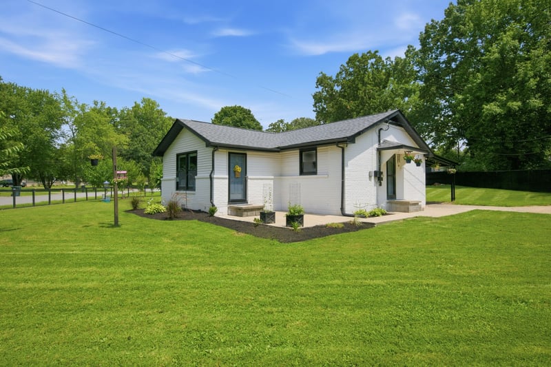 101 Hickory Dr, Dickson, TN 37055