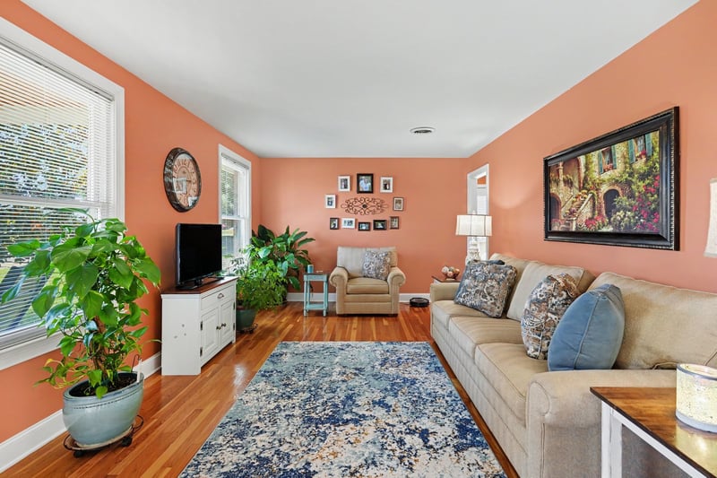 824 Roseview Dr, Nashville, TN 37206
