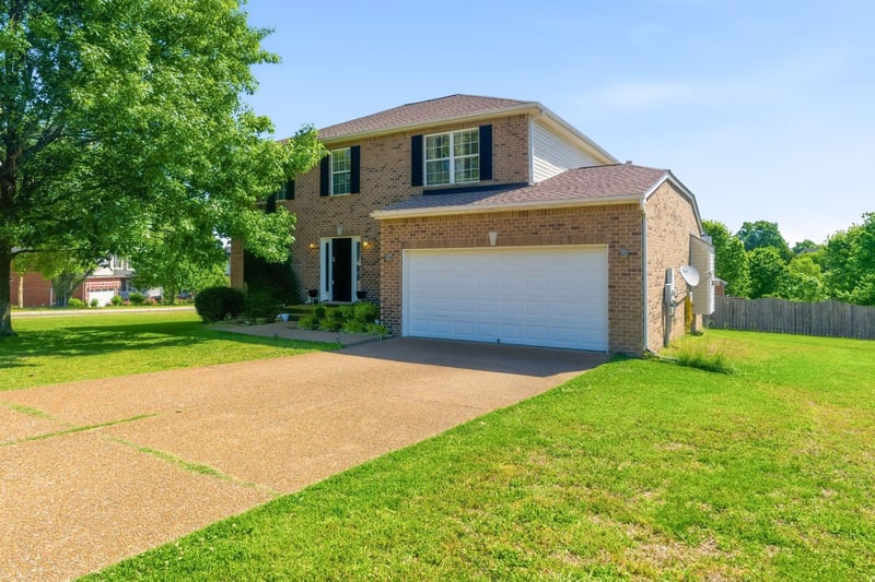8008 Streamside Dr, Mount Juliet, TN 37122