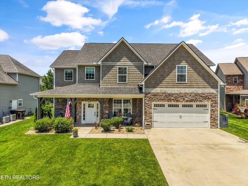 12311 Blacksburg Ln, Knoxville, TN 37922