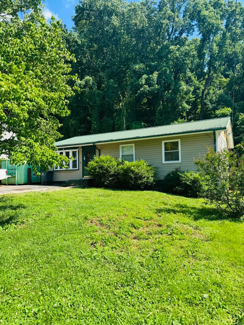 2250 Sylvania Ave SE, Knoxville, TN 37920