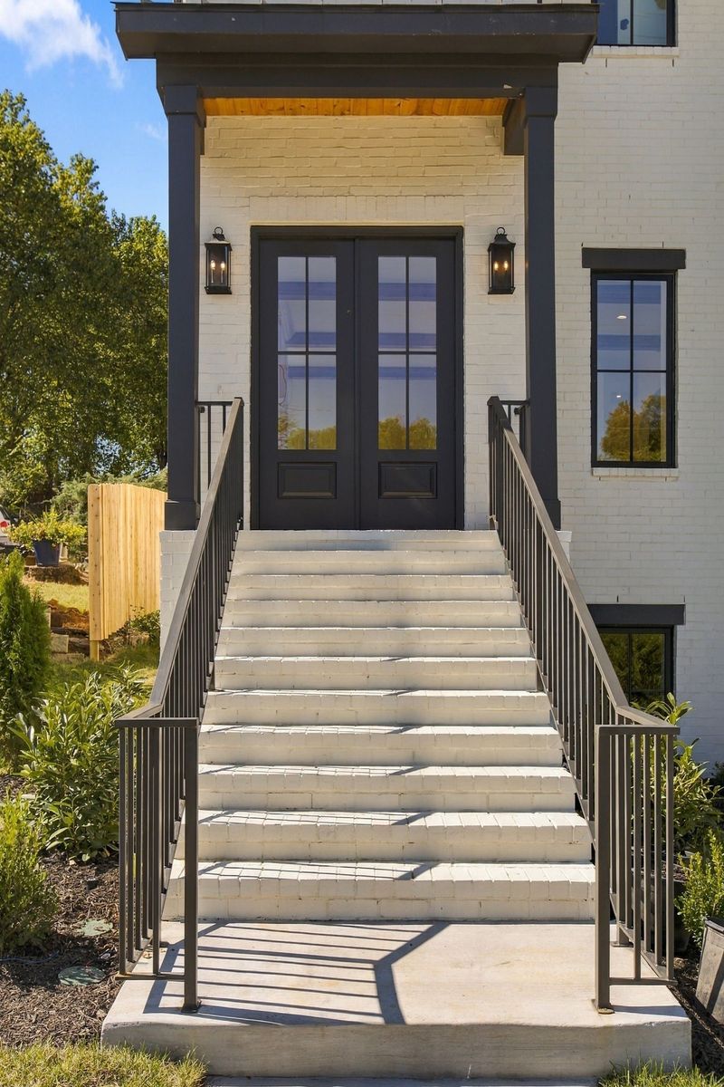 249 37th Ave N, Nashville, TN 37209