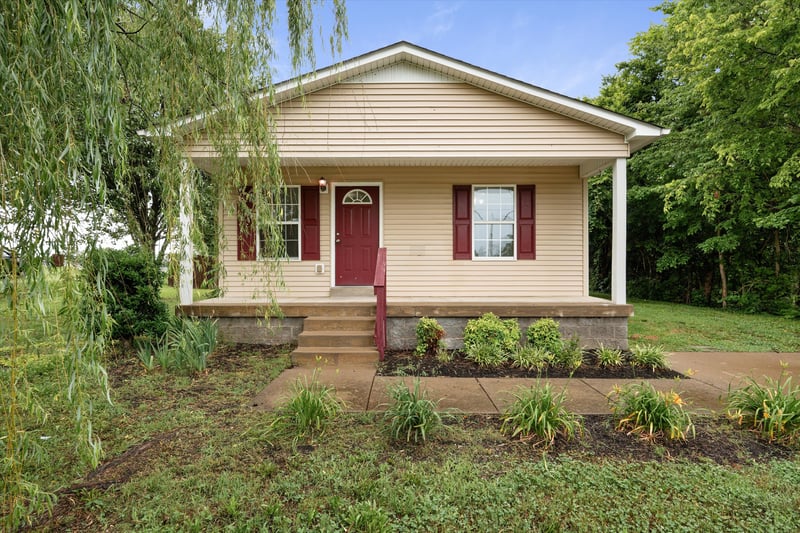 303 15th Ave W, Springfield, TN 37172