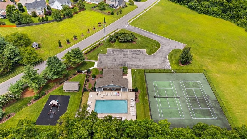 303 Newport Meadows Cir, Thompsons Station, TN 37179
