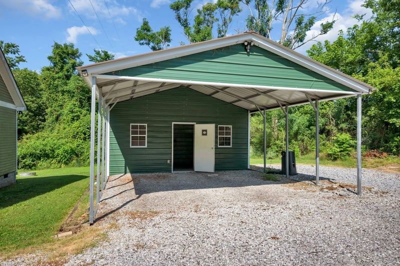 1315 North Charlotte St, Dickson, TN 37055