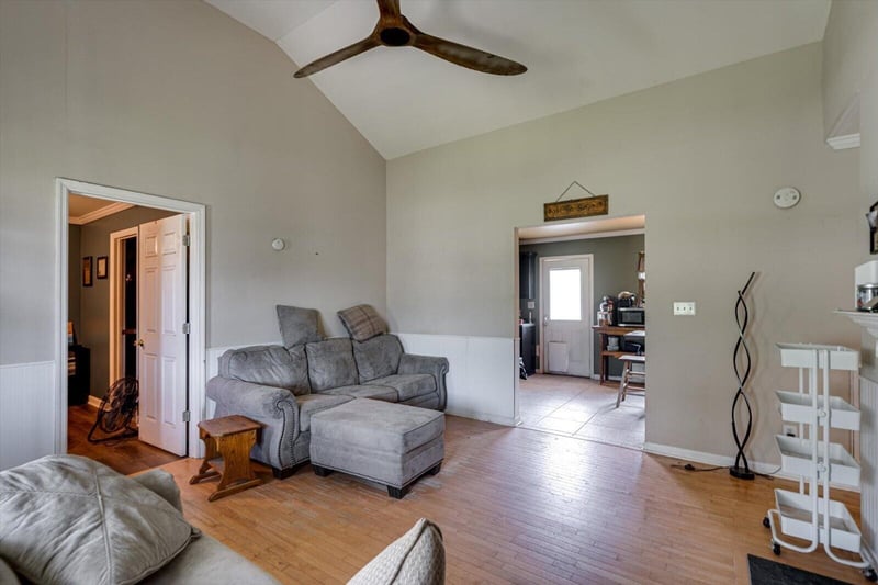 158 Pinewood Dr, Rock Spring, GA 30739