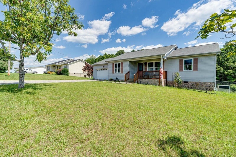 158 Pinewood Dr, Rock Spring, GA 30739