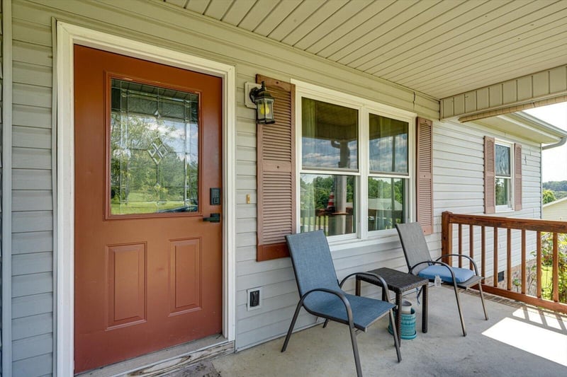 158 Pinewood Dr, Rock Spring, GA 30739