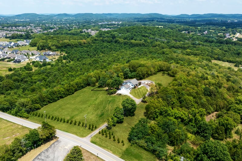 2700 Clayton Arnold Rd, Thompsons Station, TN 37179