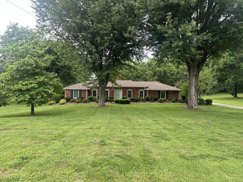 8390 Merrymount Dr, Nashville, TN 37221