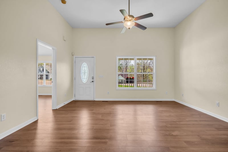 504 Hunter Ct, White Bluff, TN 37187